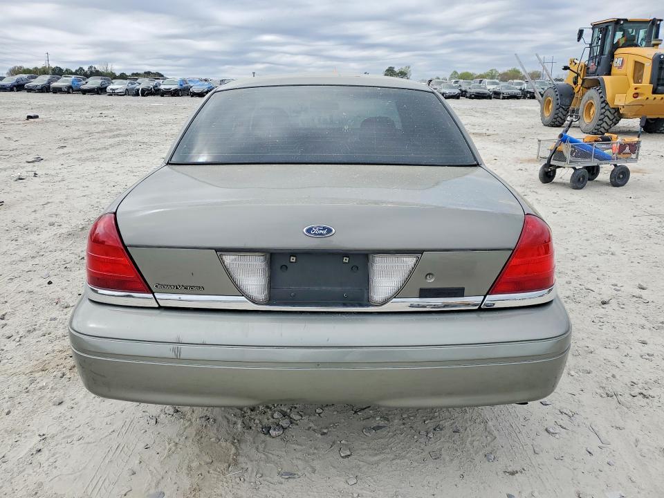2004 Ford Crown Victoria