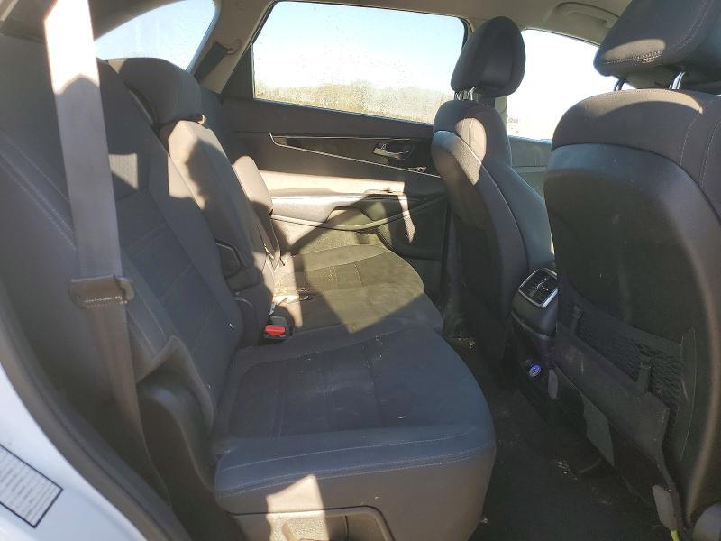 2016 KIA Sorento lx V6