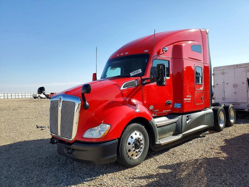 2020 Kenworth T680 Semi Truck