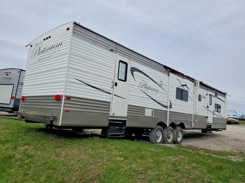 2015 Moca 2015 Platinum Camper