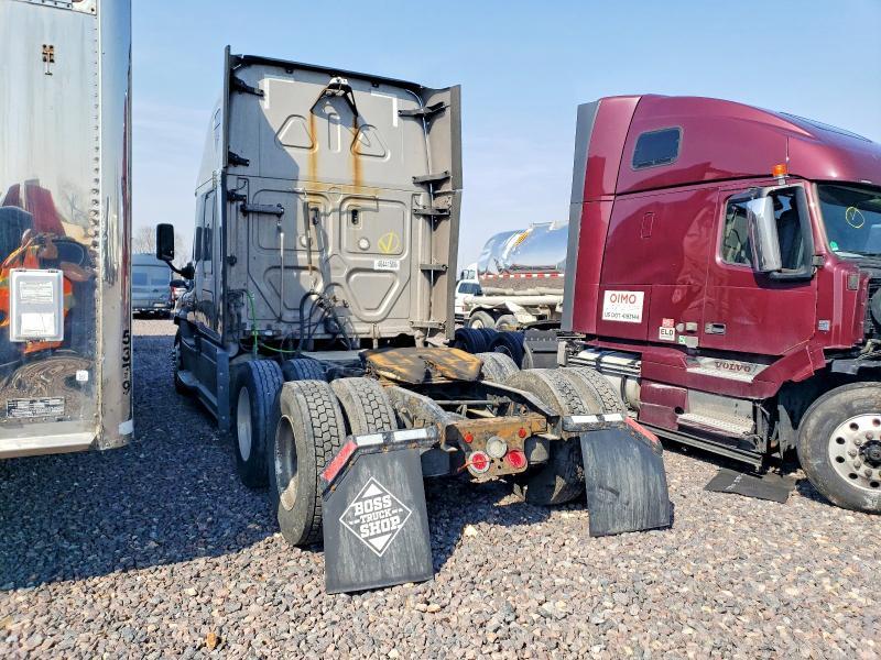 2018 Freigliner 2018 Freightliner Cascadia 125 Semi Truck