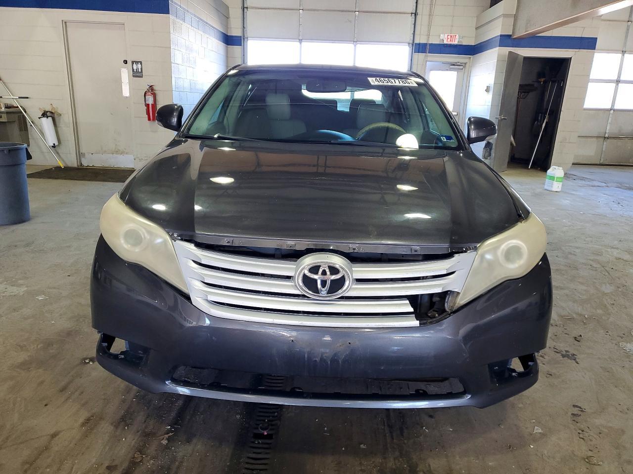 2012 Toyota Avalon Base