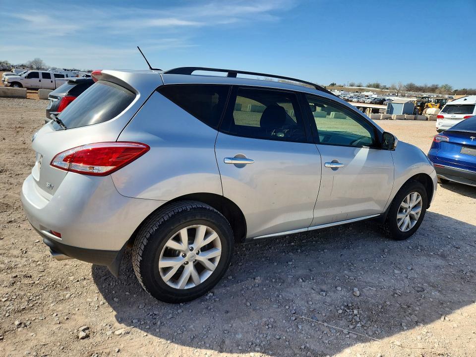 2014 Niss Murano sv