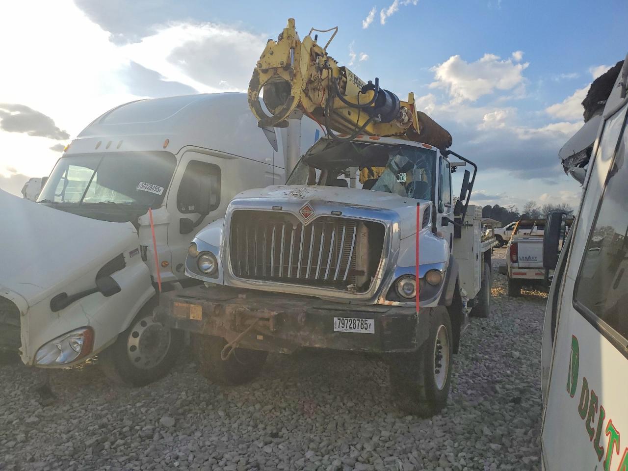 2017 International 7300 Digger Derrick Truck