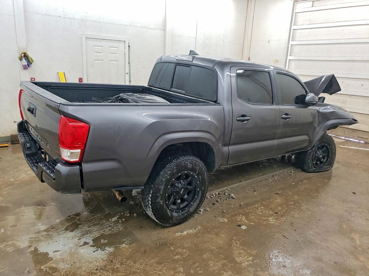 2016 Toyota Tacoma SR