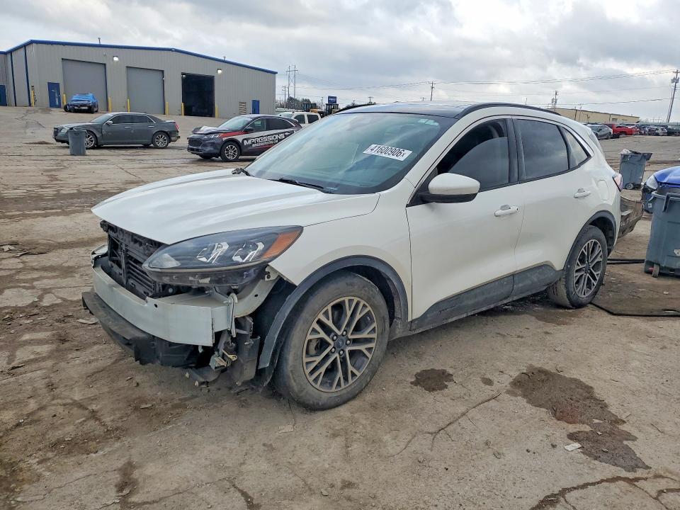 2020 Ford Escape sel