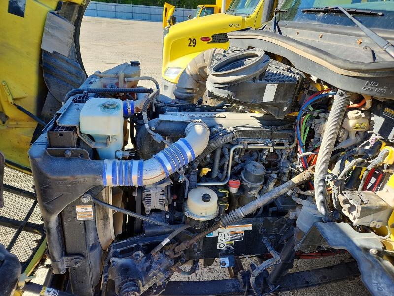 2017 Peterbilt 579 Semi Truck