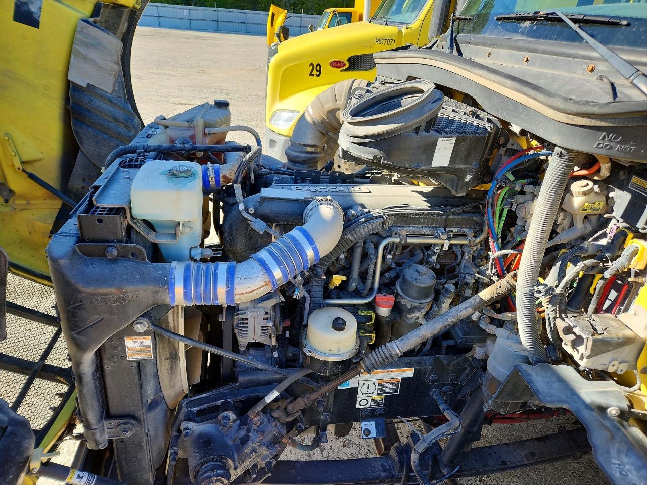 2017 Peterbilt 579 Semi Truck