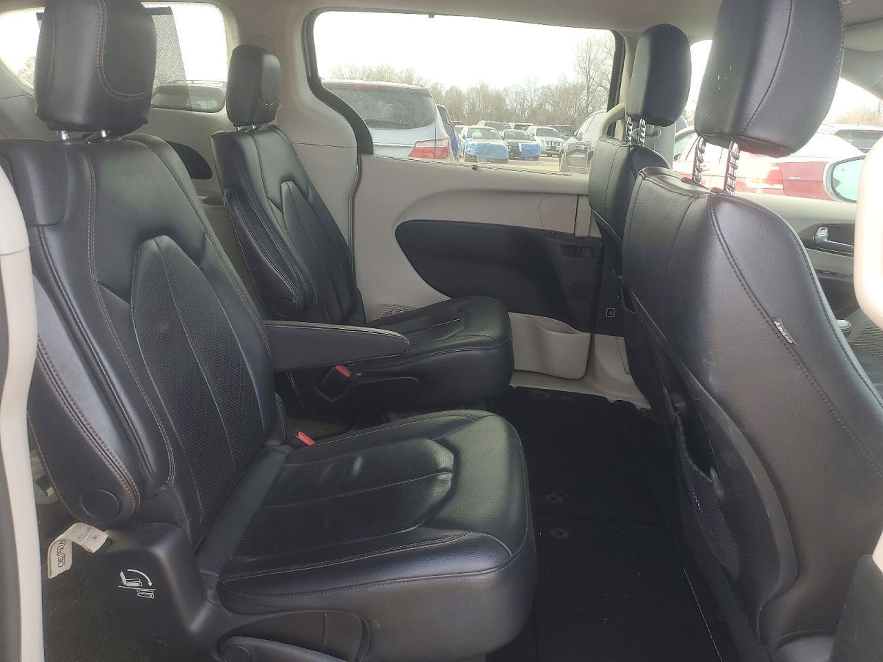 2018 Chrysler Pacifica Touring l