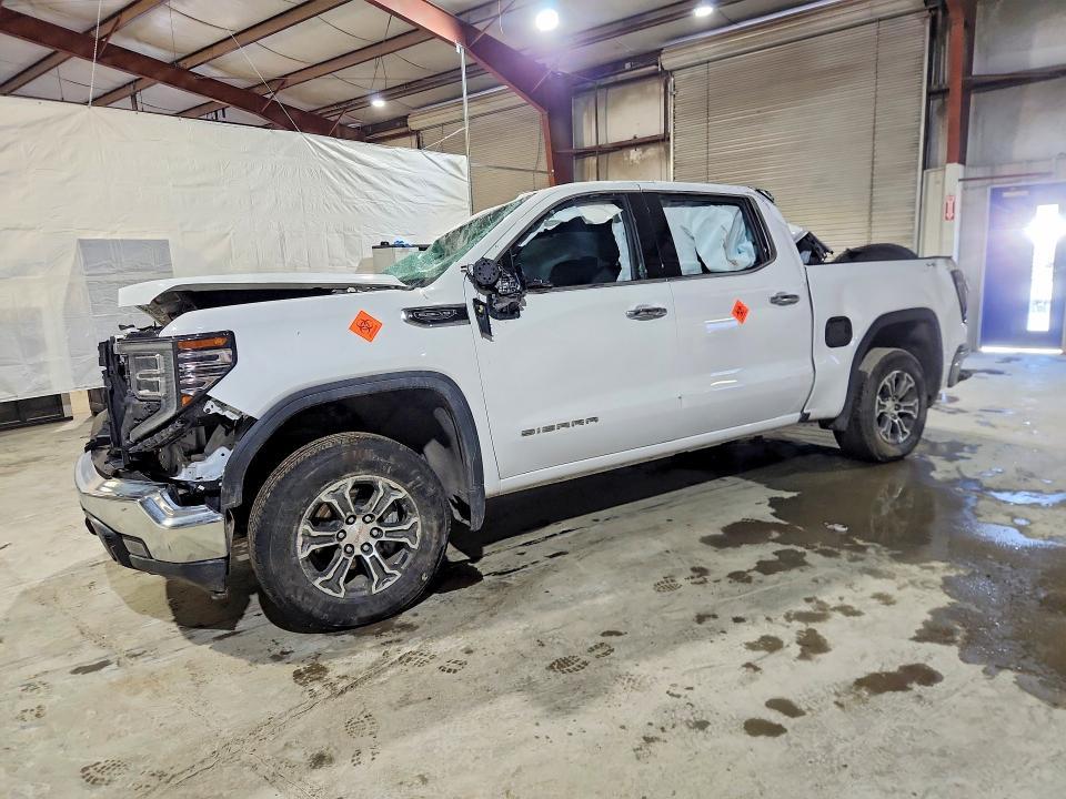 2025 GMC Sierra K1500 SLT