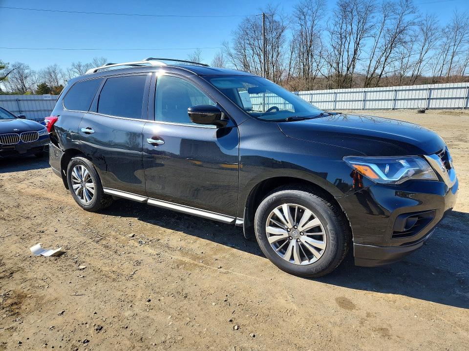 2020 Nissan Pathfinder s