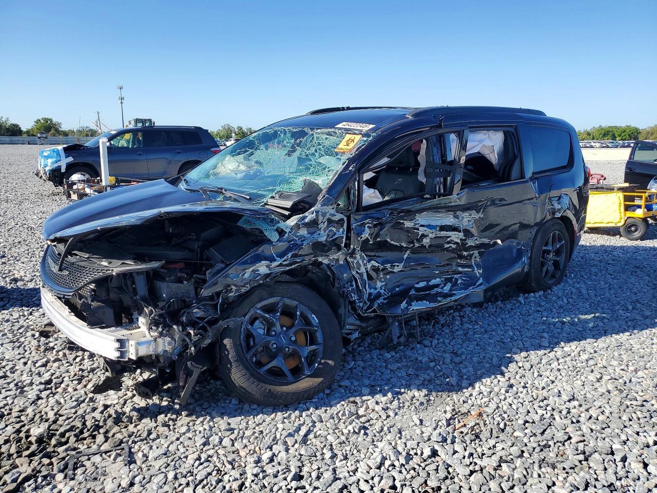 2019 Chrysler Pacifica Touring l