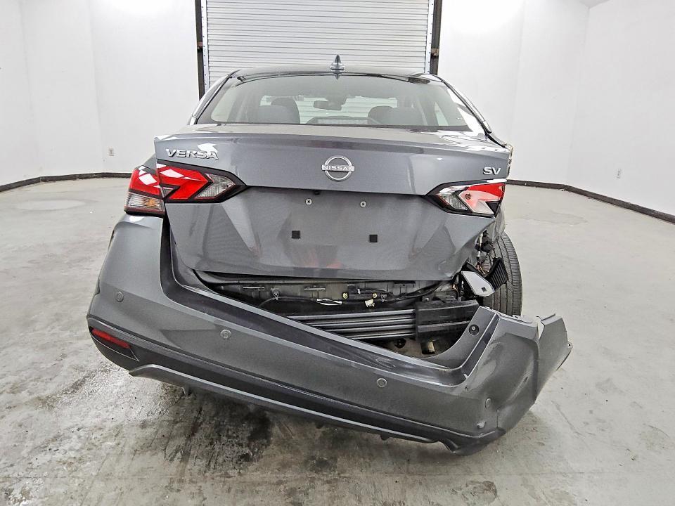 2023 Nissan Versa sv