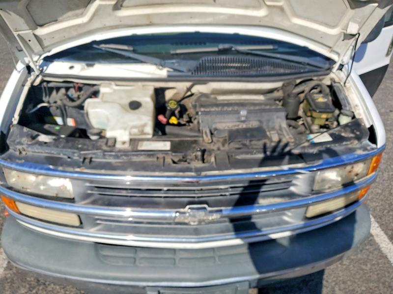 2000 Roadtrek Motorhomes Motorhome Chassis W16