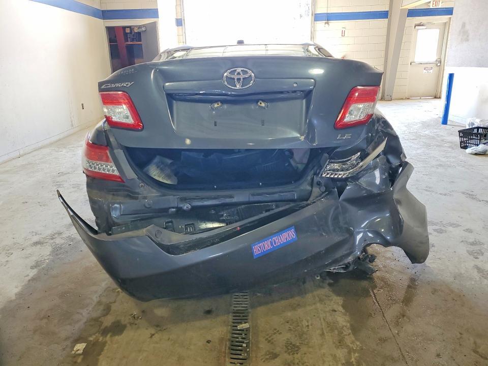 2011 Toyota Camry le