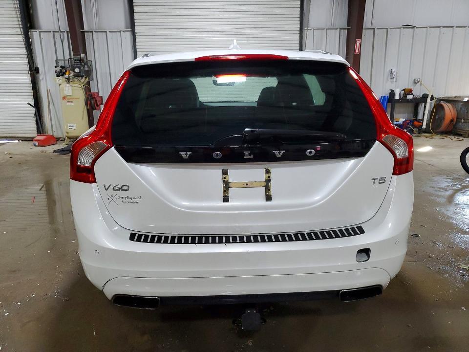 2015 Volvo V60 Premier