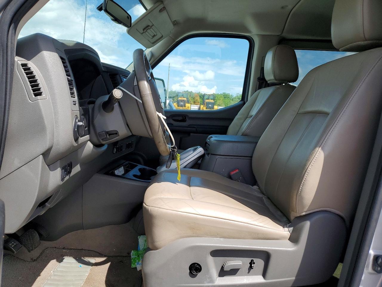 2017 Nissan NV 3500 HD SL