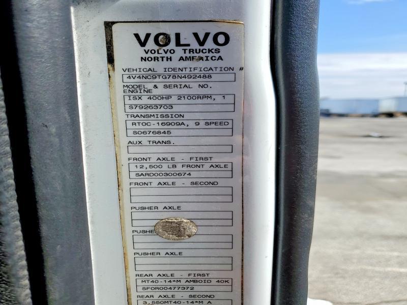 2008 Volvo VNL Semi Truck