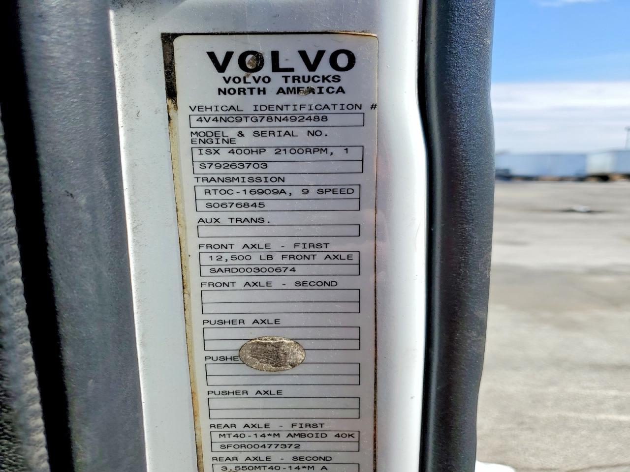 2008 Volvo VNL Semi Truck