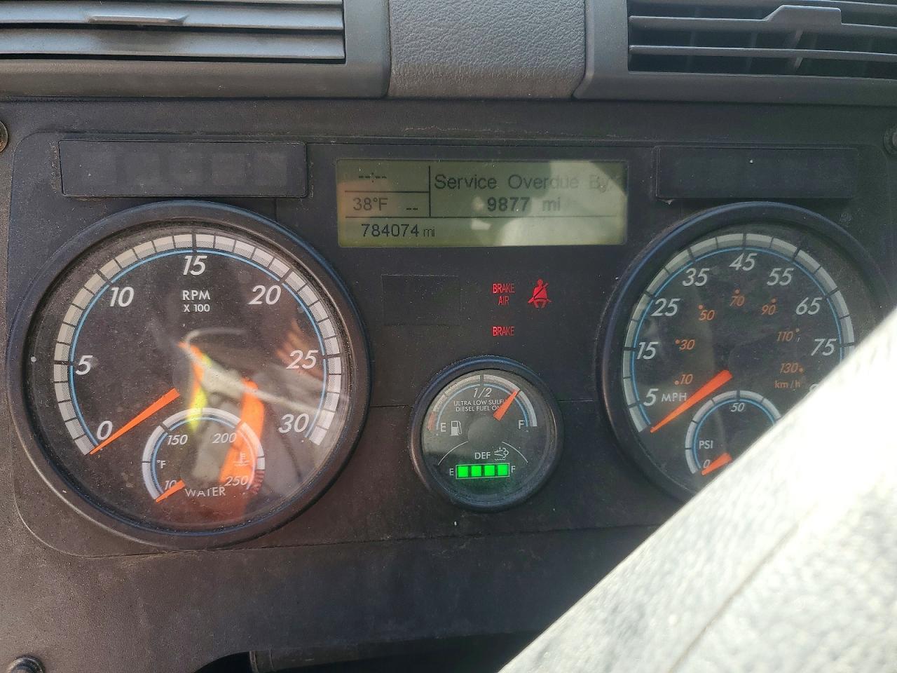 2016 Freightliner Cascadia 125 Semi Truck