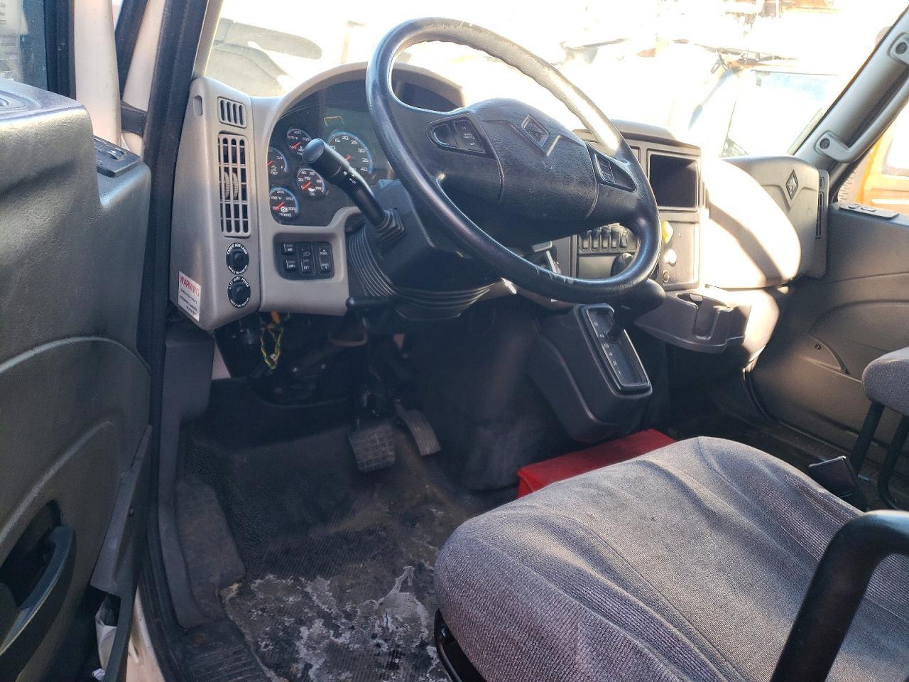 2016 International 4300 BOX Truck