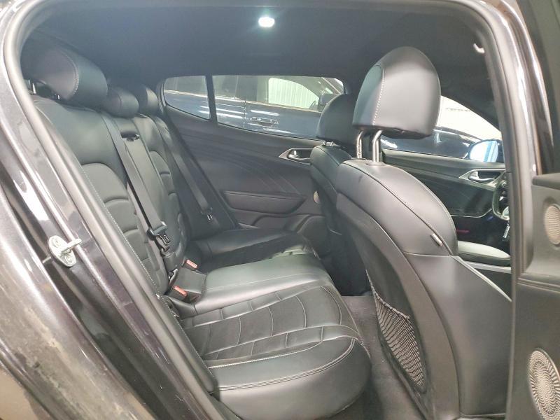 2022 KIA Stinger GT2