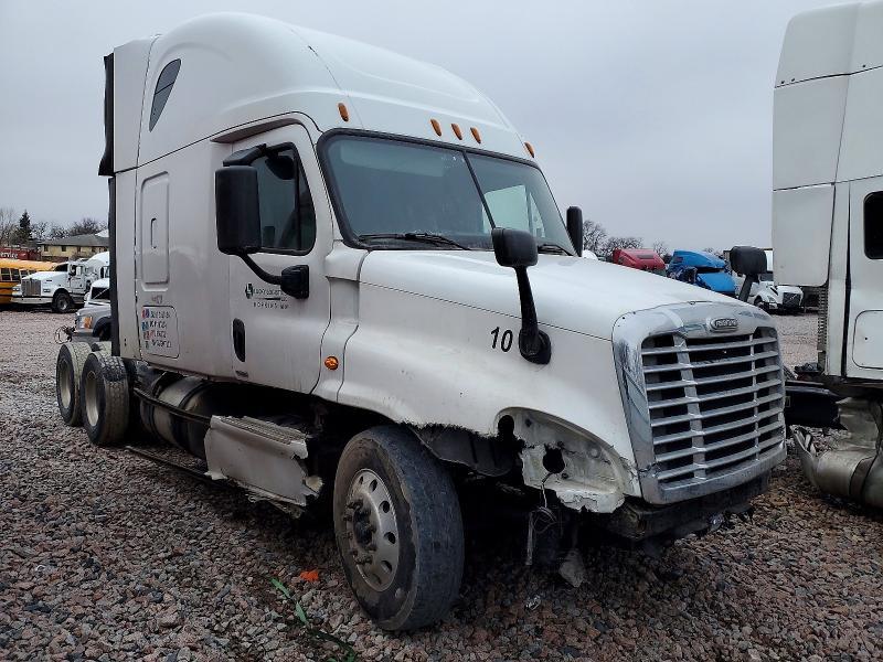 2016 Freigliner 2016 Freightliner Cascadia 125 Semi Truck