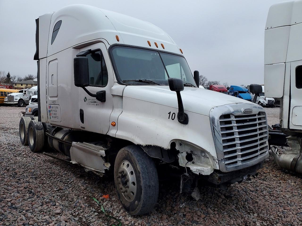 2016 Freigliner 2016 Freightliner Cascadia 125 Semi Truck