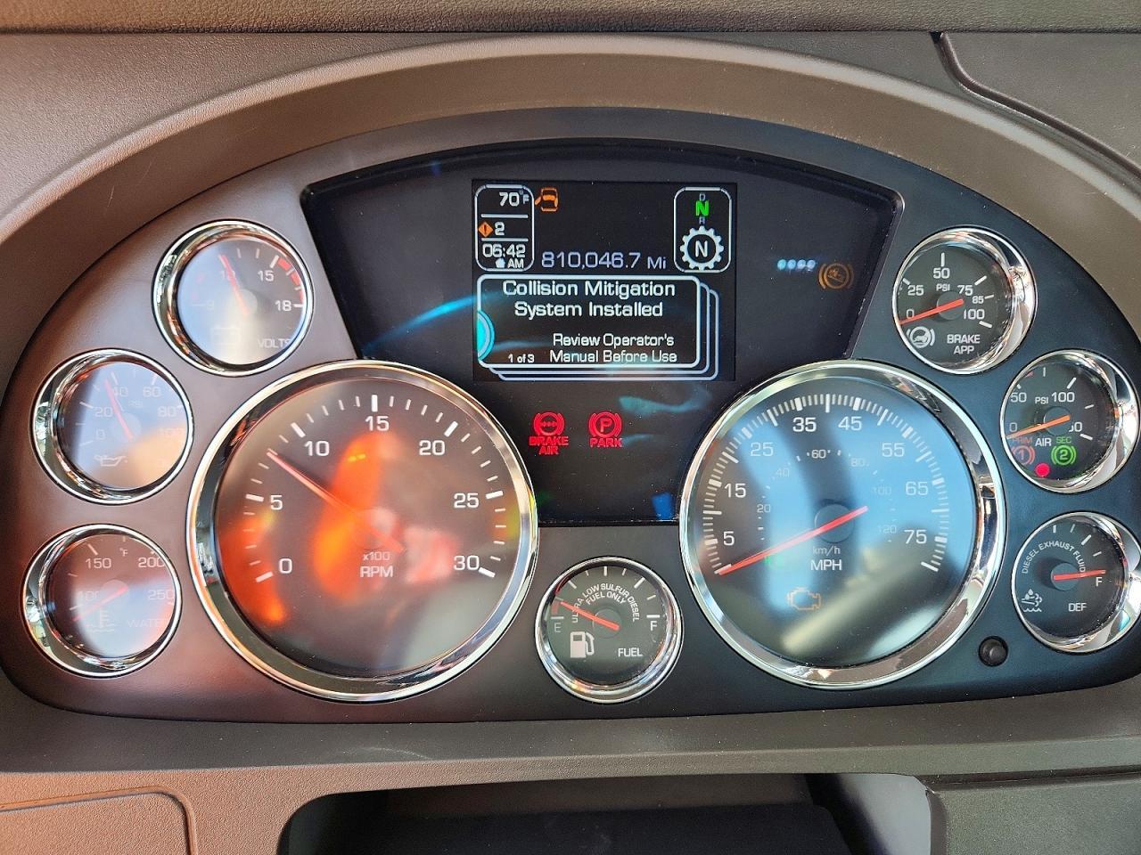 2019 Kenworth T680 Semi Truck