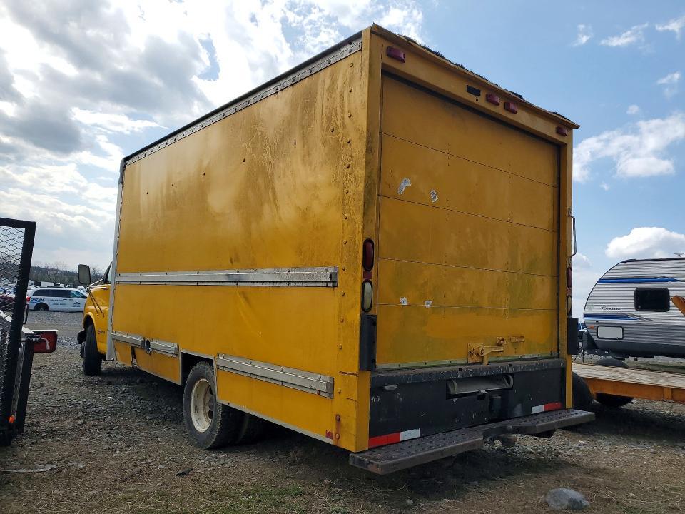 2001 GMC Savana Cutaway G3500