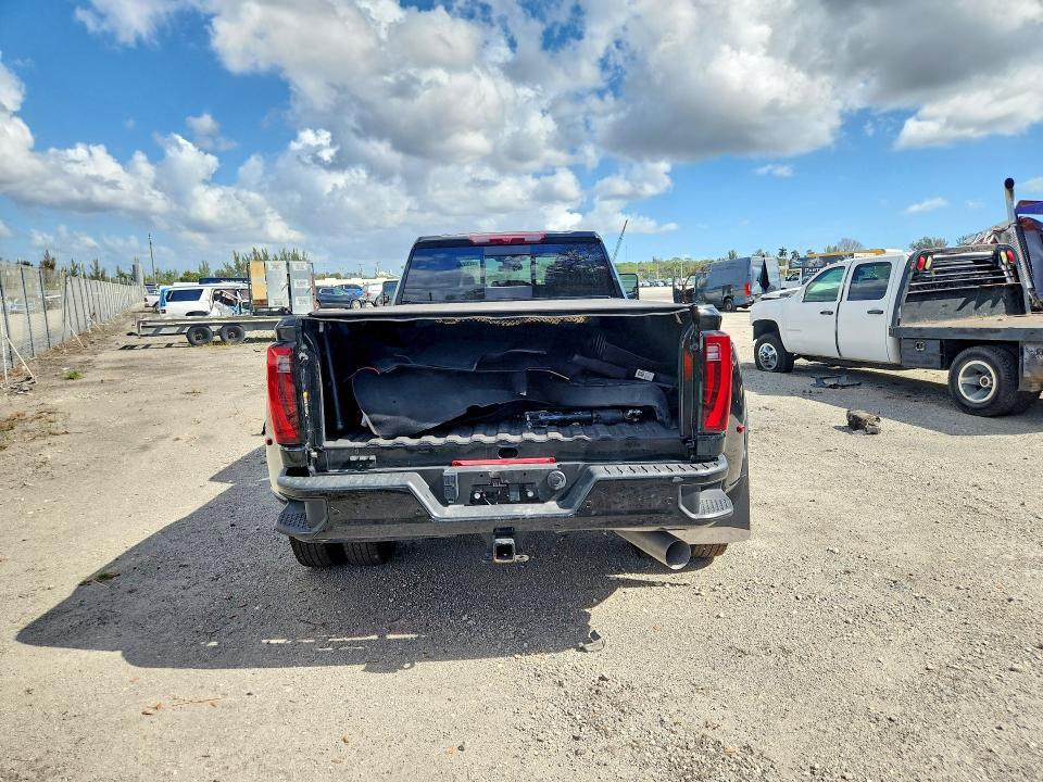 2024 GMC Sierra K3500 Denali