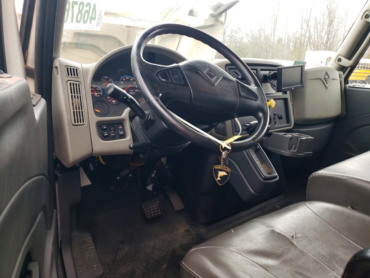 2015 International 4300 BOX Truck