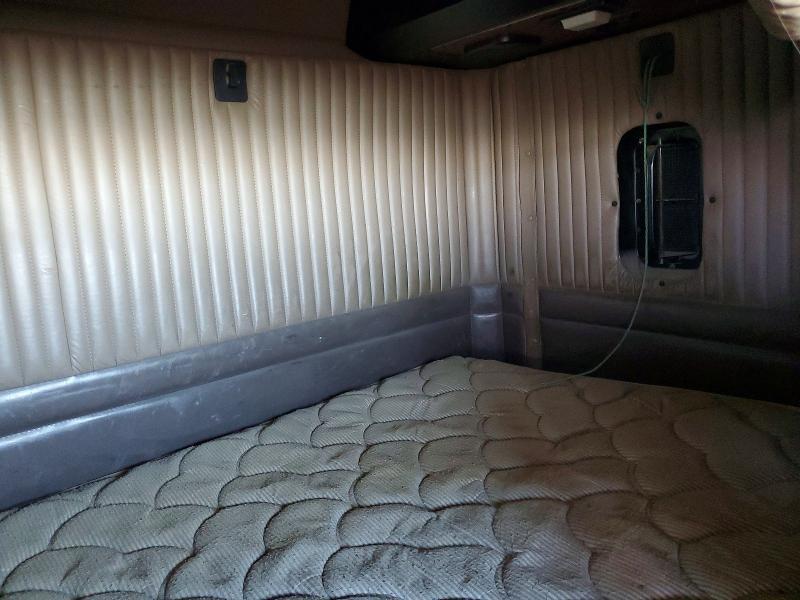 2004 Kenworth T800 Truck Cab AND Chassis