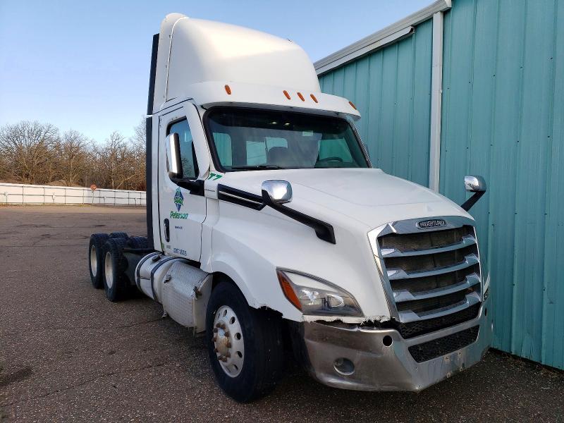 2020 Freigliner 2020 Freightliner Cascadia 126 Semi Truck