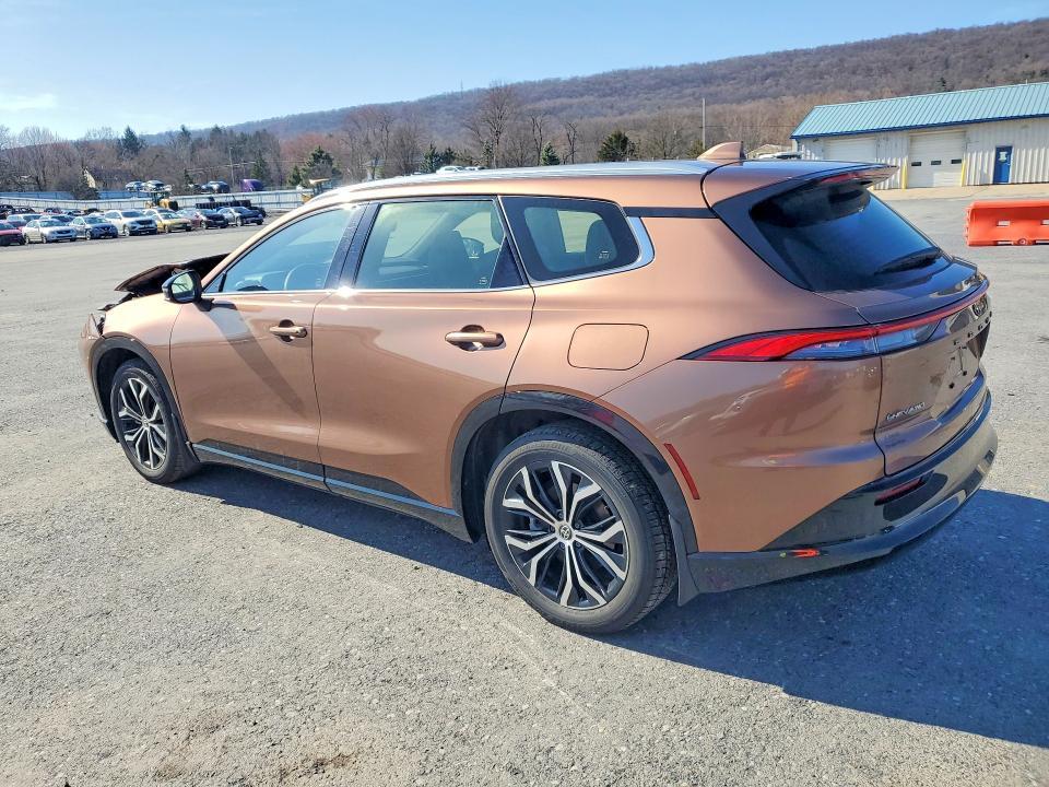 2025 Toyota Crown Signia xle