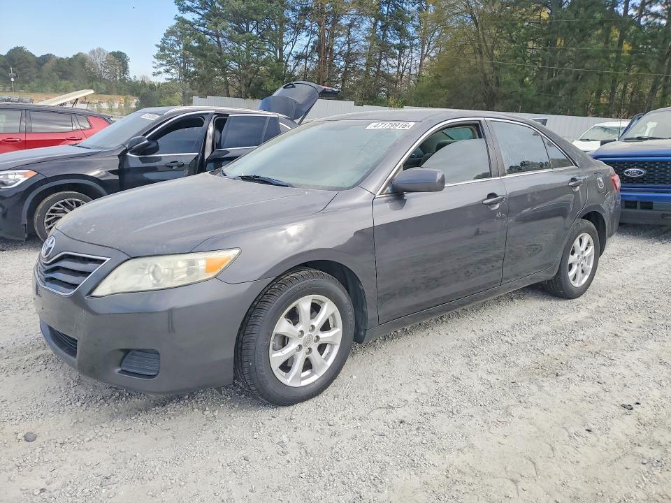 2010 Toyota Camry le