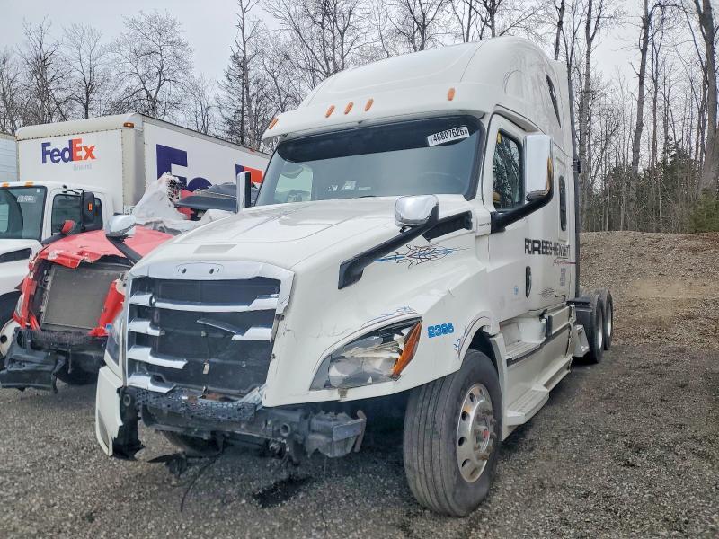 2018 Freightliner Cascadia 1-Semi Truck