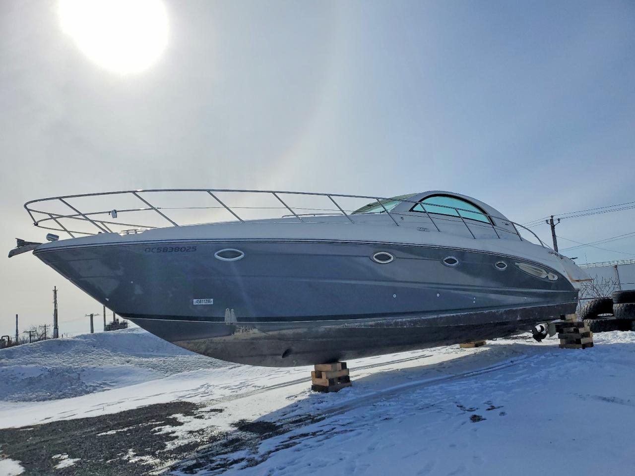 2004 Maxum Boat-Boat