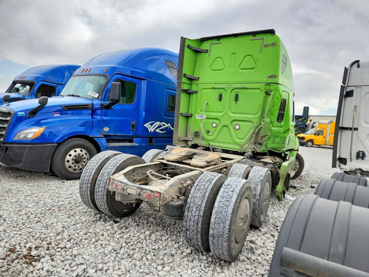 2020 Freightliner Cascadia 126