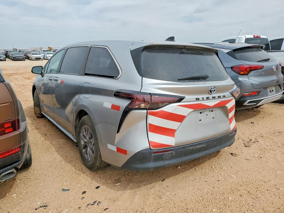 2023 Toyota Sienna le