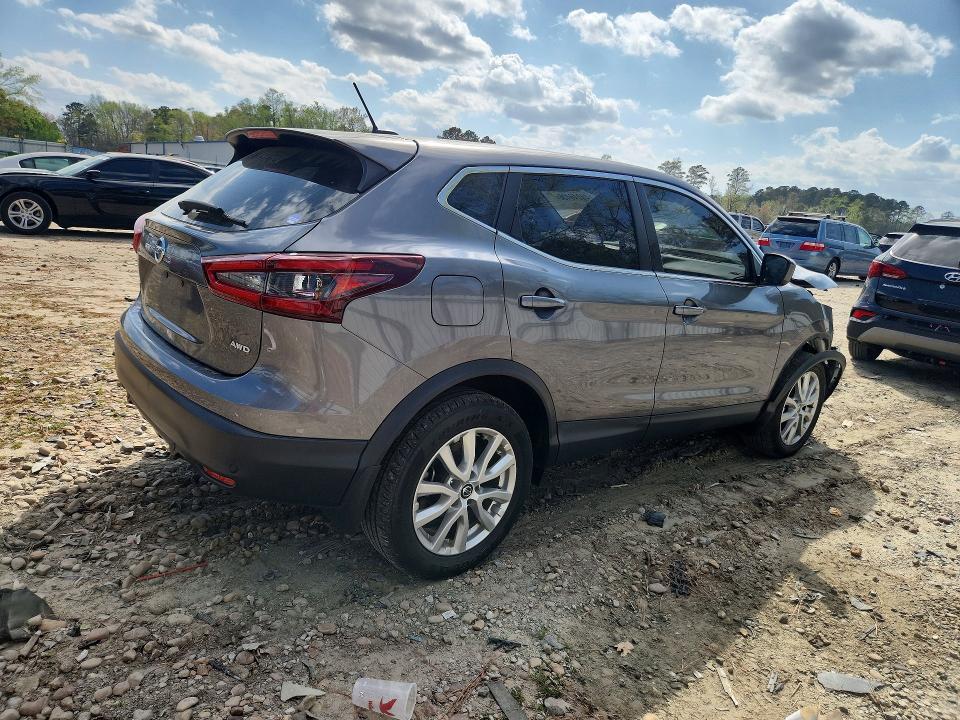 2022 Nissan Rogue Sport s
