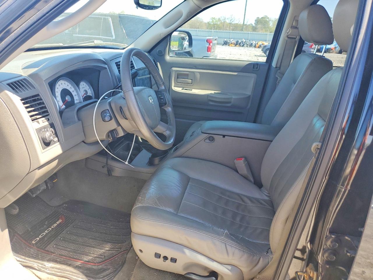 2006 Dodge Dakota Quad SLT