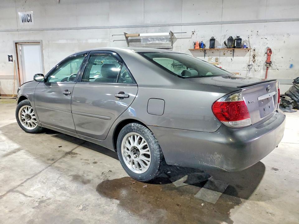 2006 Toyota Camry le