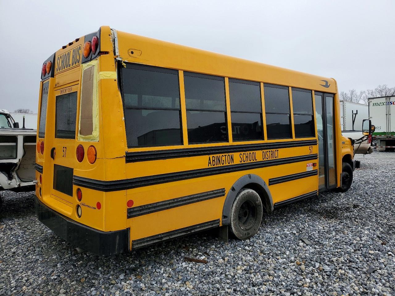 2016 Ford Econoline E450 Super Duty Cutaway Van