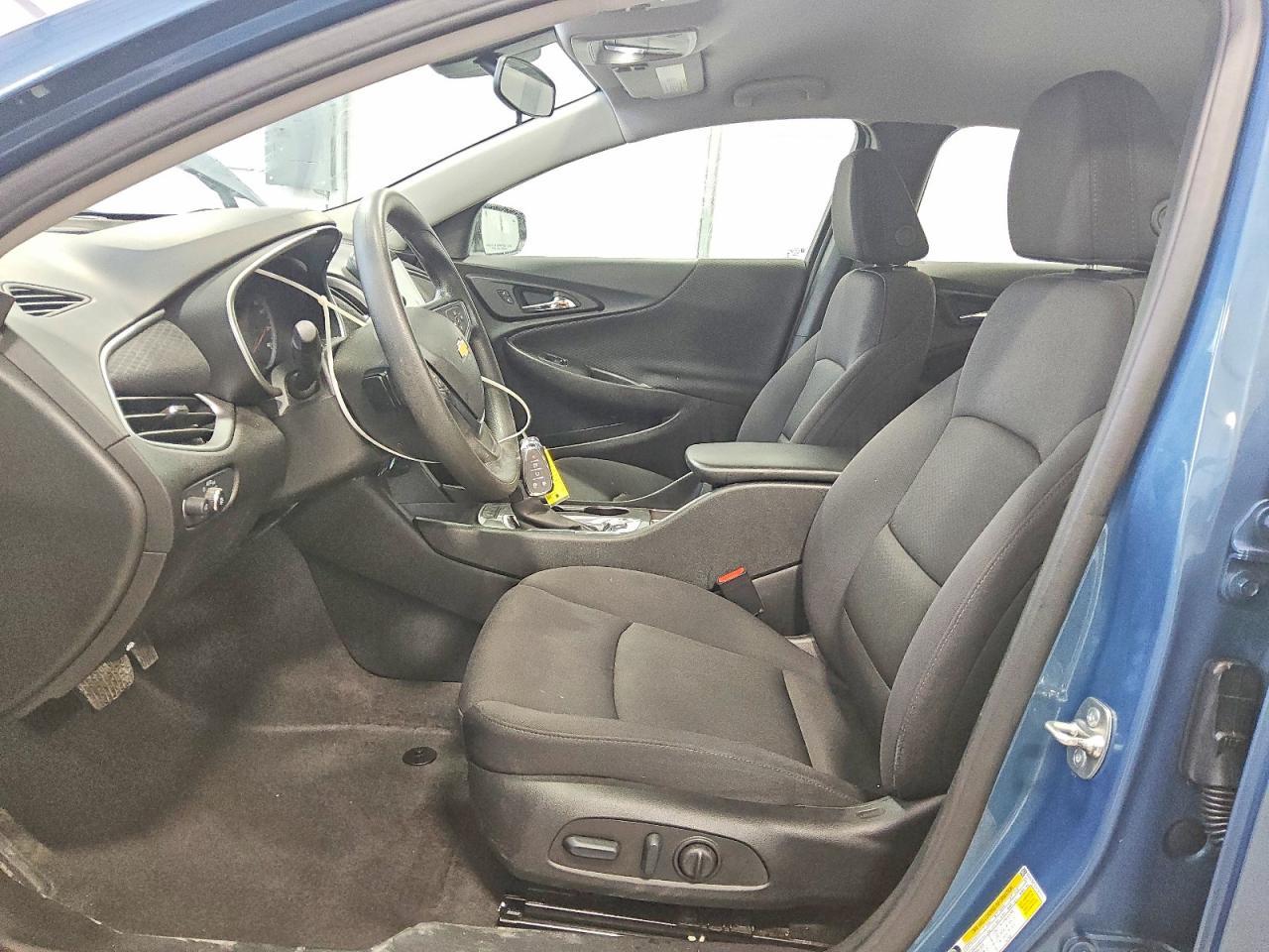 2025 Chevrolet Malibu ls