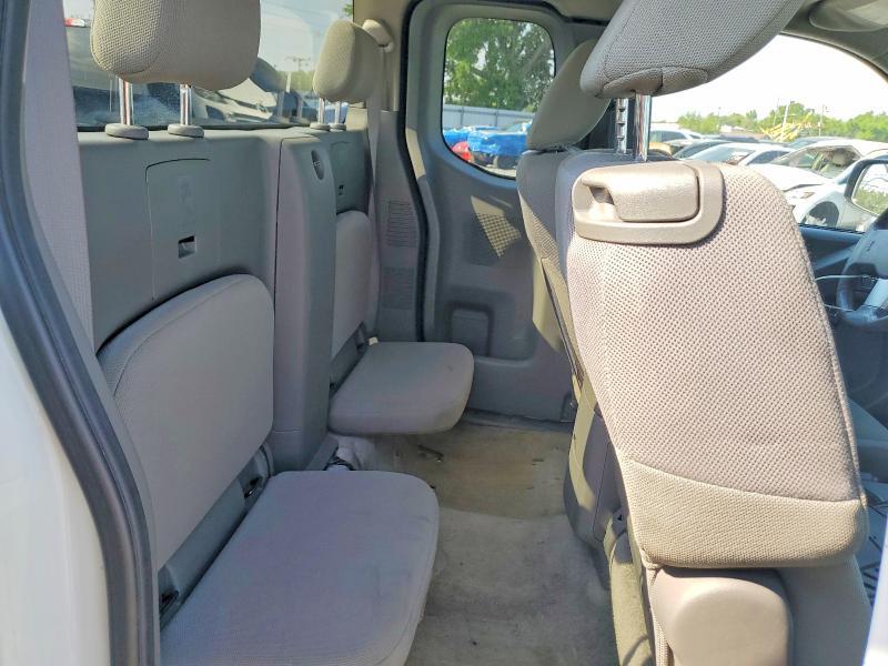 2013 Nissan Frontier s