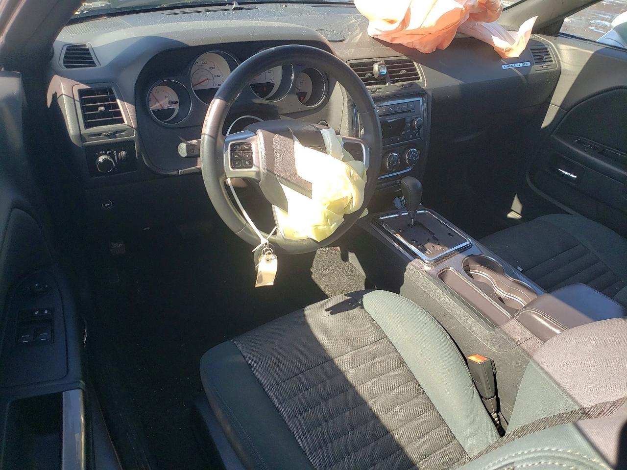 2012 Dodge Challenger sxt
