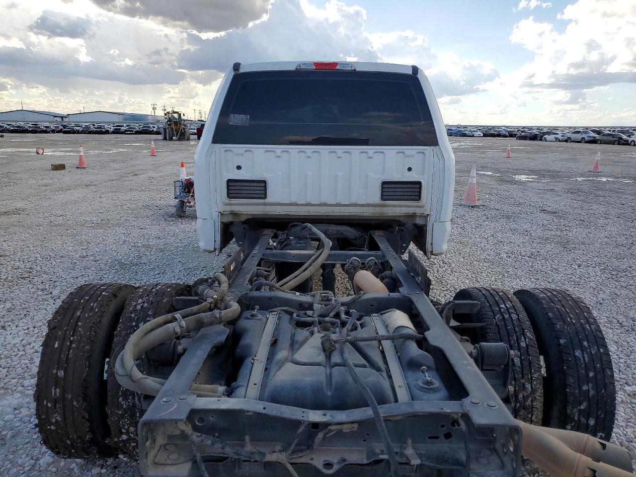2019 Ford F350 Super Duty Truck Cab AND Chassis
