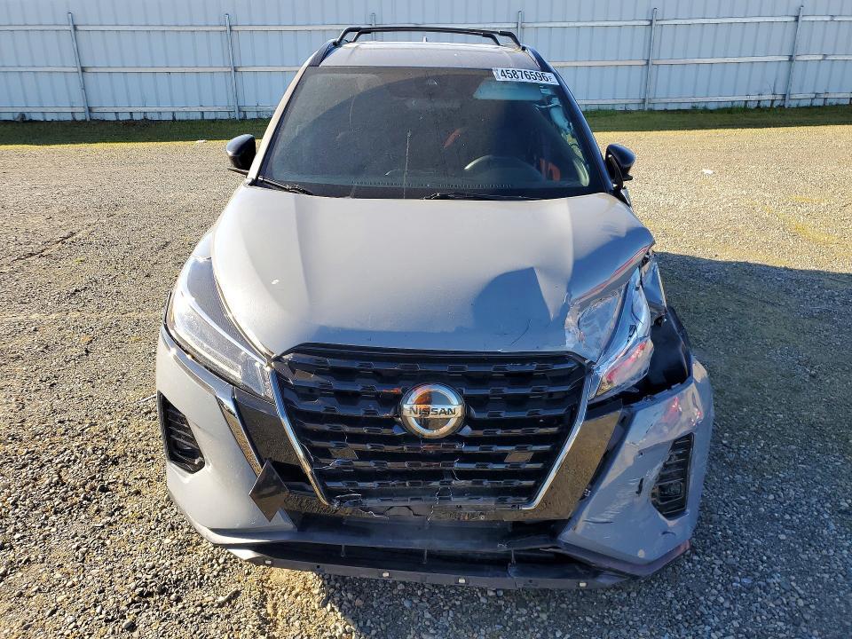 2021 Nissan Kicks sr