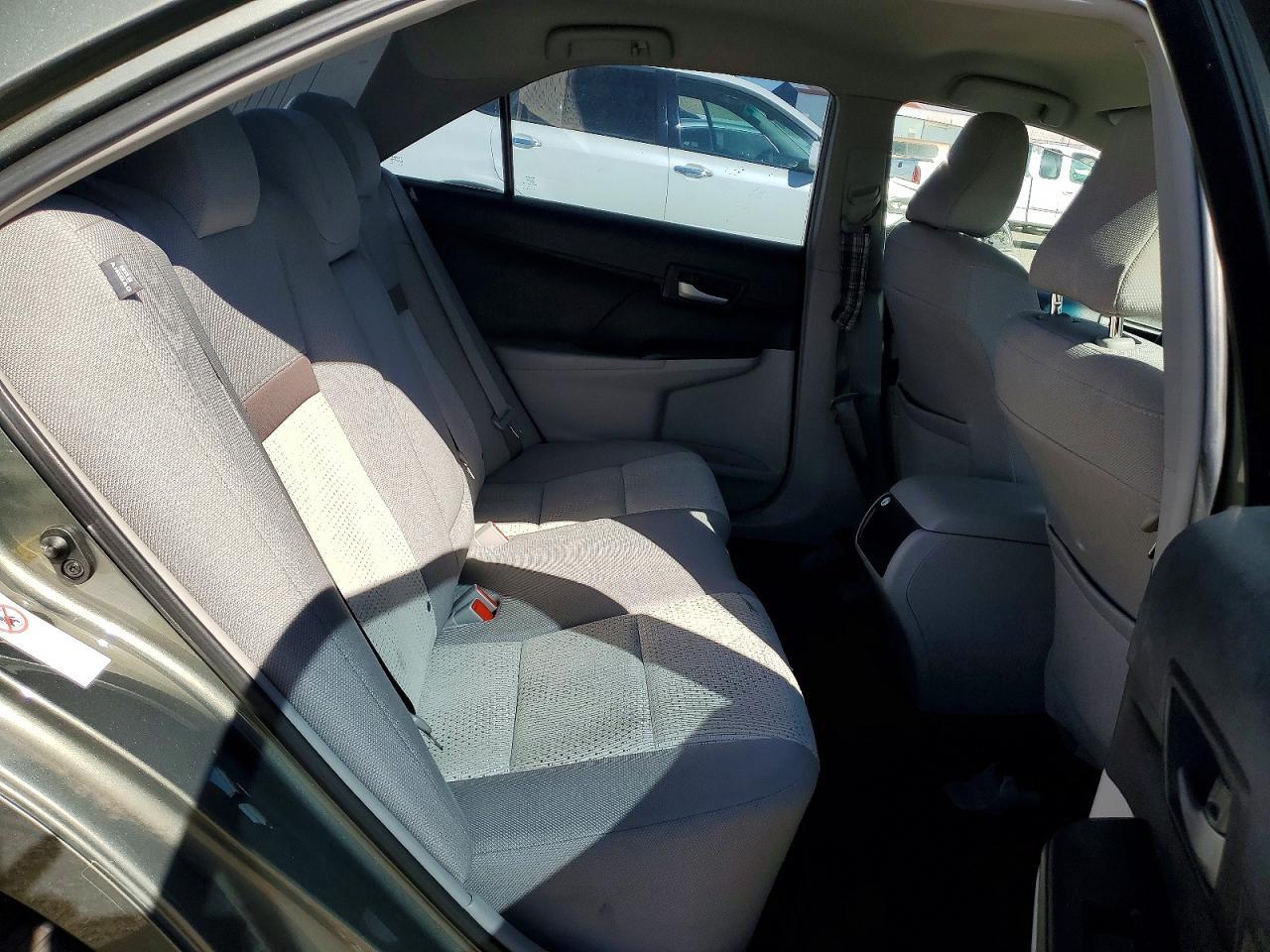 2014 Toyota Camry le